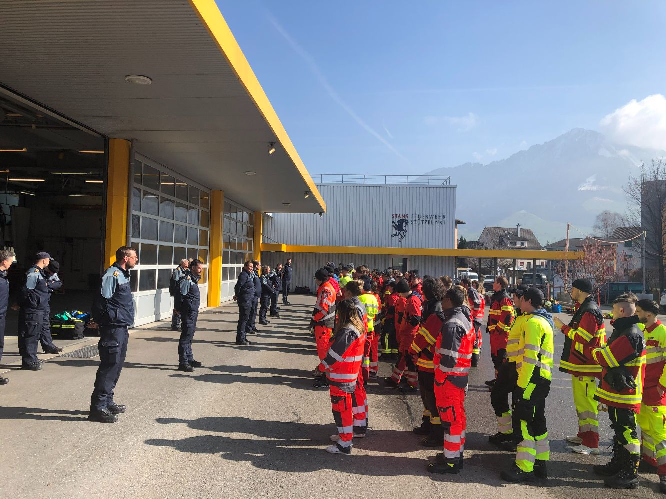 Neue Feuerwehrangehörige in Ob- und Nidwalden